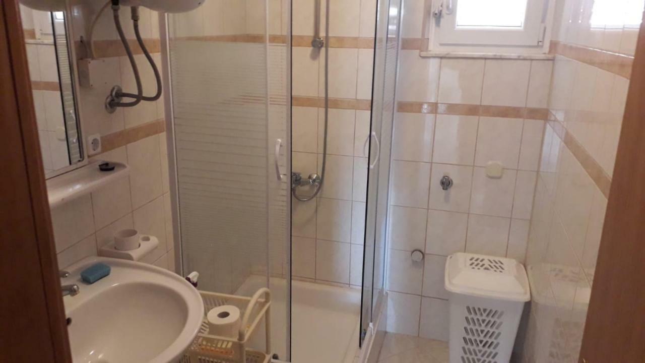 Apartment Hrgic วีร์ ภายนอก รูปภาพ